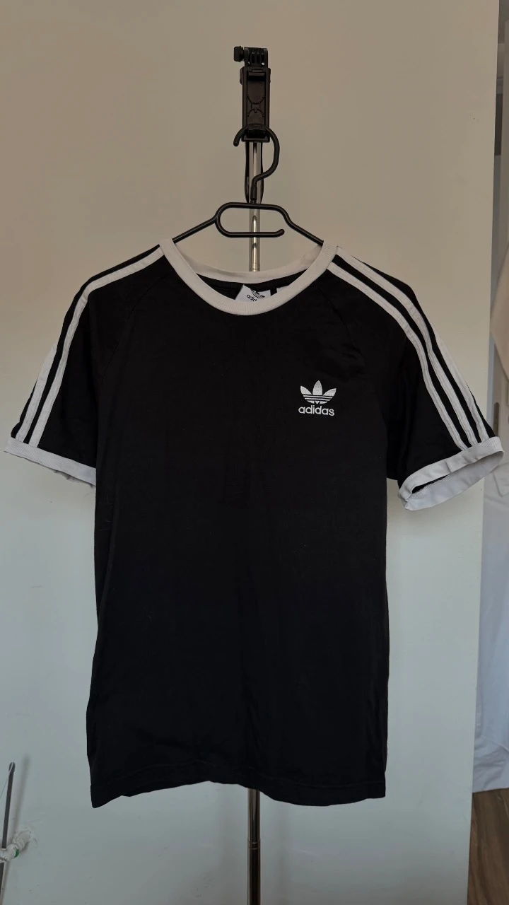 Camiseta Adidas Originals negra talla S